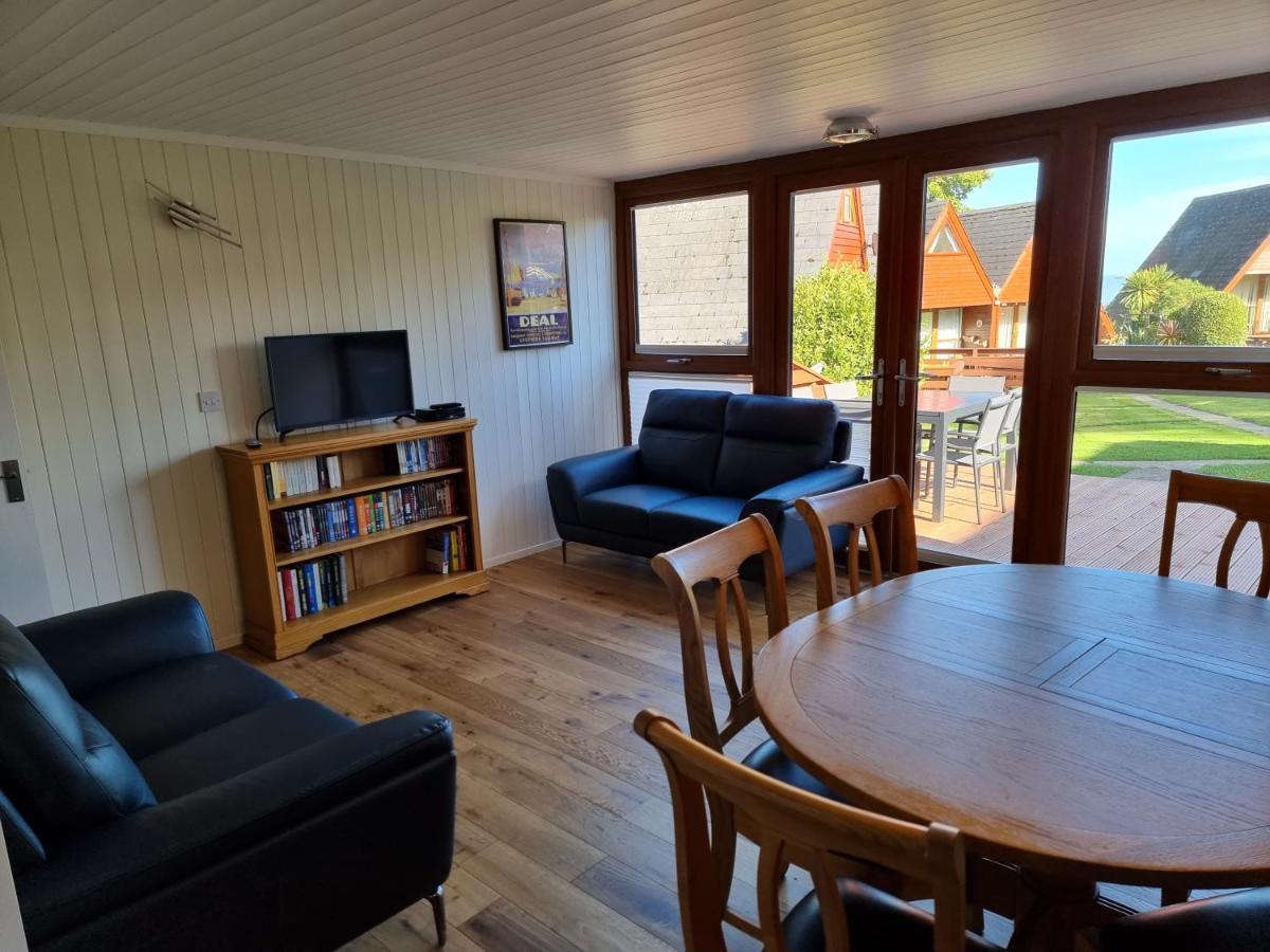 Chalet Brightstone Kingsdown Cliffs Location With Indoor Pool, Tennis Court, Mini-golf Short Walk To And 3 Great Local Pubs