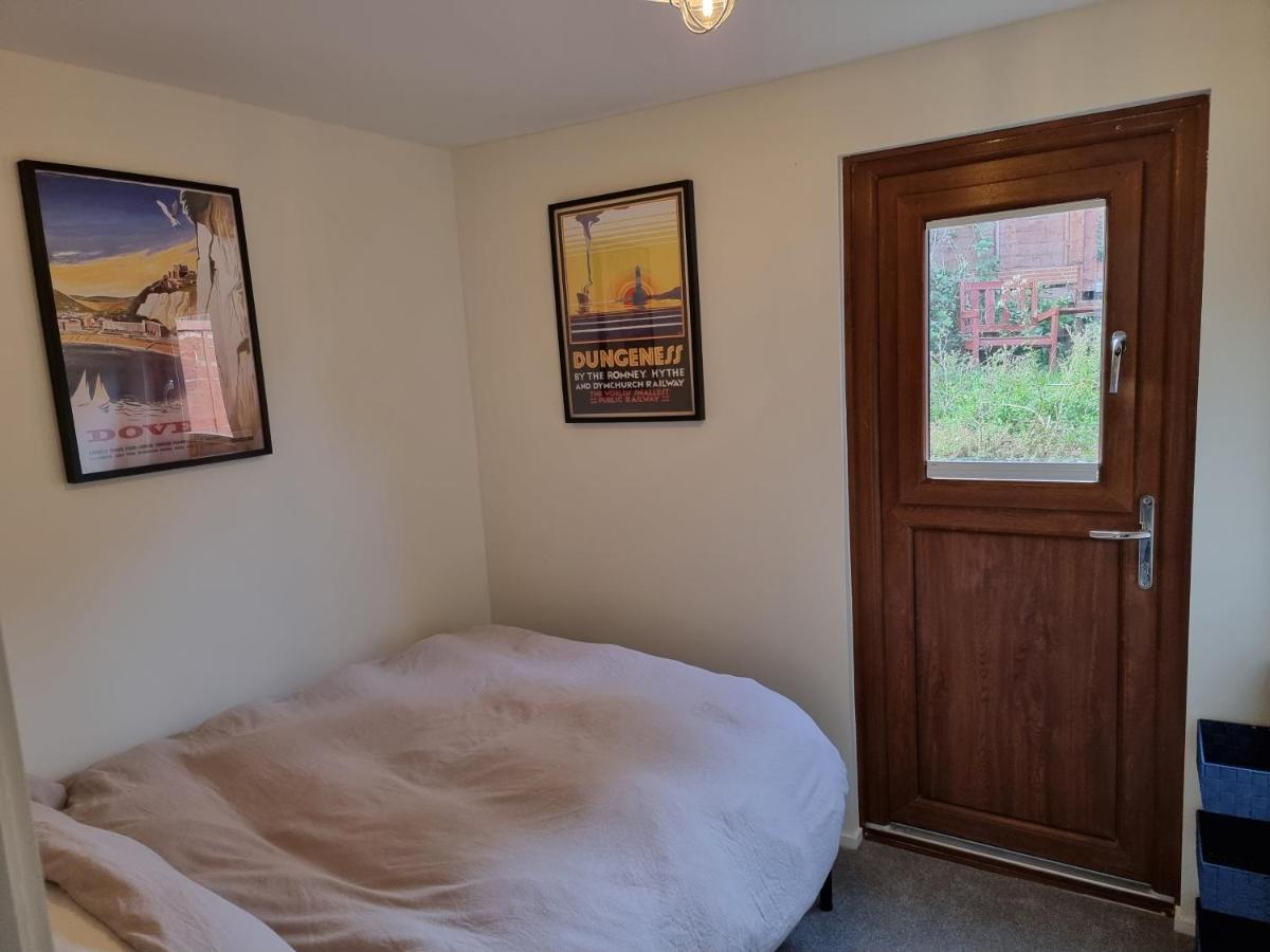 Brightstone Kingsdown Cliffs Location With Indoor Pool, Tennis Court, Mini-golf Short Walk To And 3 Great Local Pubs Chalet *
