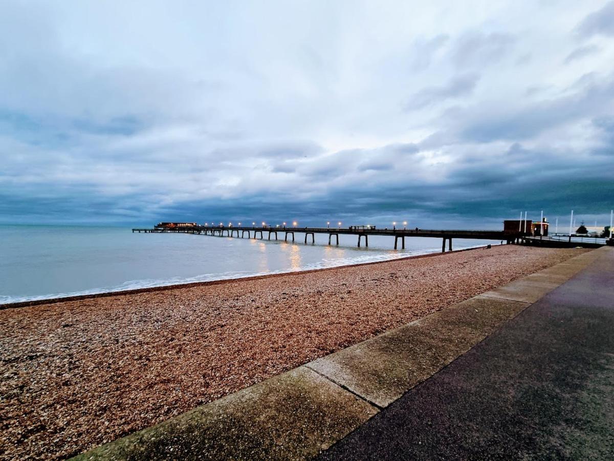 Chalet Brightstone Kingsdown Cliffs Location With Indoor Pool, Tennis Court, Mini-golf Short Walk To And 3 Great Local Pubs *